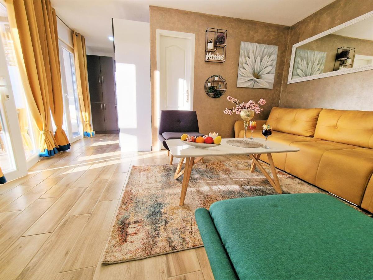 Holiday House Boost With Heated Pool Klis Zewnętrze zdjęcie