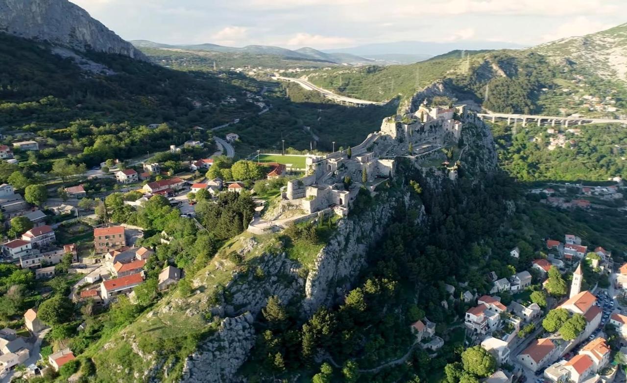 Holiday House Boost With Heated Pool Klis Zewnętrze zdjęcie