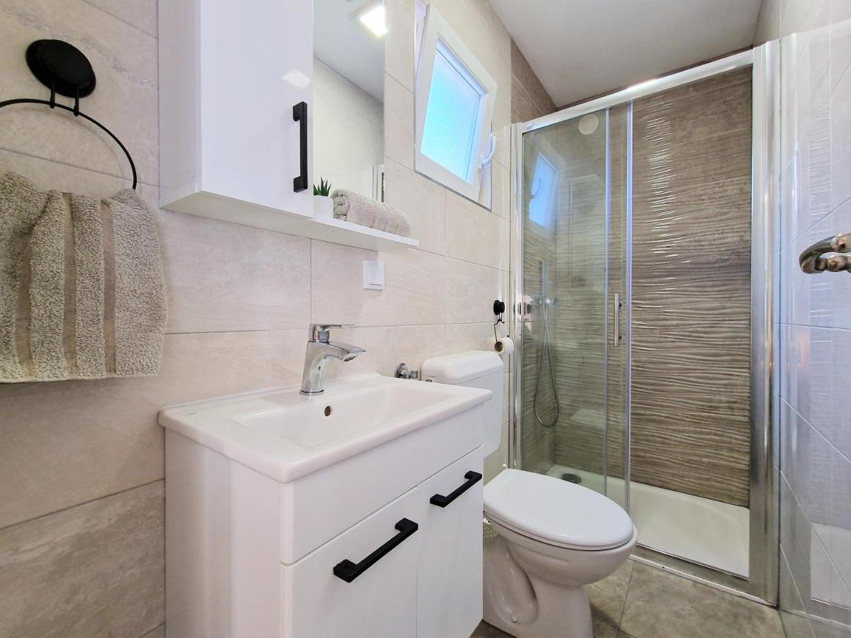 Holiday House Boost With Heated Pool Klis Zewnętrze zdjęcie