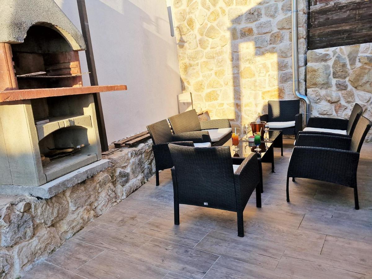 Holiday House Boost With Heated Pool Klis Zewnętrze zdjęcie
