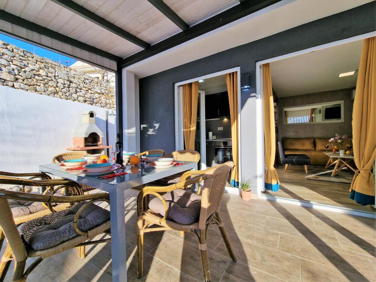 Holiday House Boost With Heated Pool Klis Zewnętrze zdjęcie