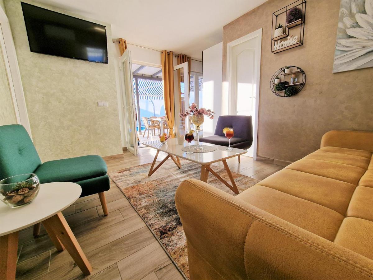 Holiday House Boost With Heated Pool Klis Zewnętrze zdjęcie