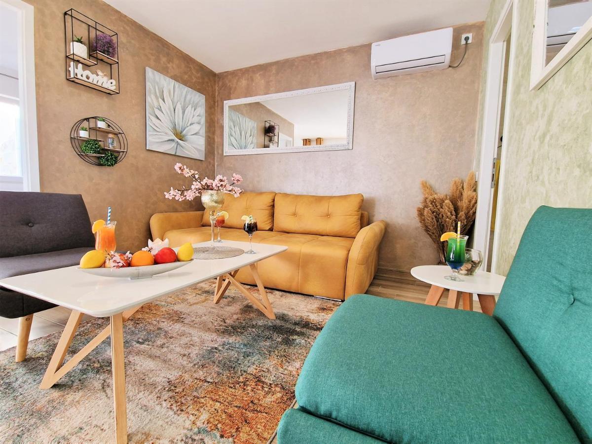 Holiday House Boost With Heated Pool Klis Zewnętrze zdjęcie