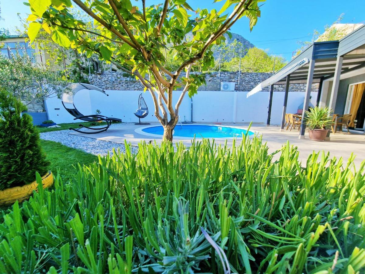 Holiday House Boost With Heated Pool Klis Zewnętrze zdjęcie