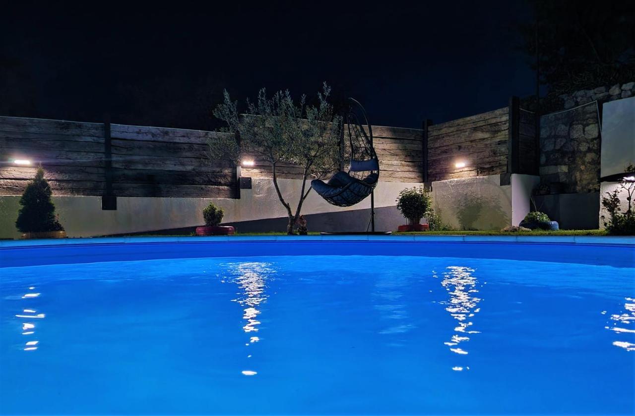 Holiday House Boost With Heated Pool Klis Zewnętrze zdjęcie