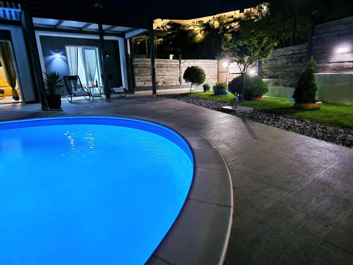 Holiday House Boost With Heated Pool Klis Zewnętrze zdjęcie